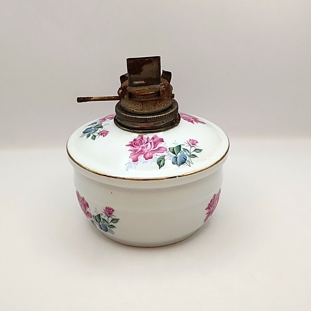 Vintage Porcelain Oil Lamp Base 5.5" X 4.75"